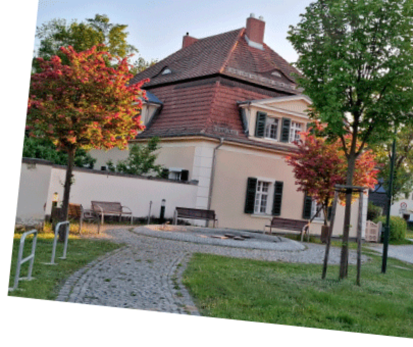 Die Zahnarztpraxis St&uuml;bner ZahnMedizin befindet sich auf dem historischen Marktplatz von Baruth bei Malschwitz